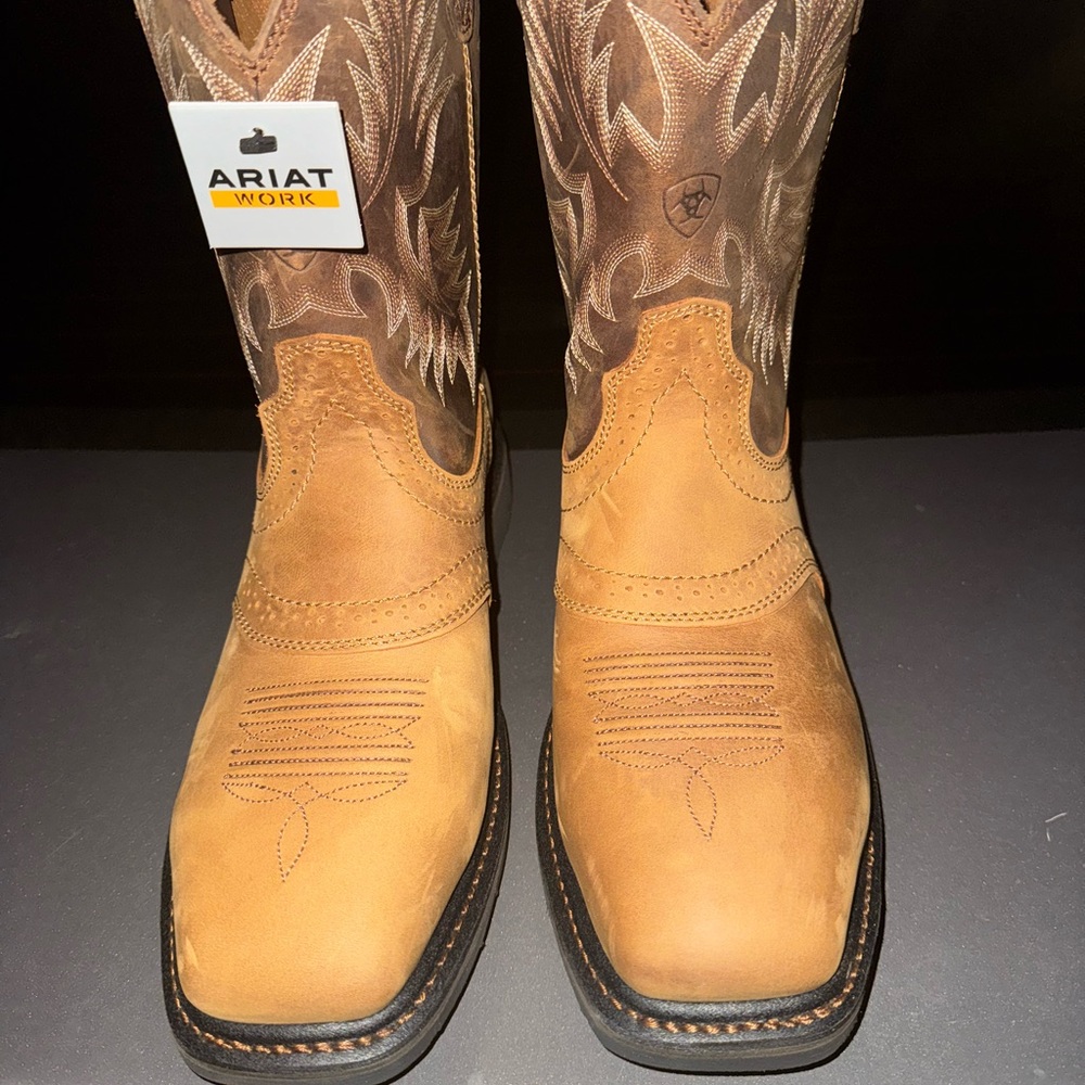 Ariat Tan Western Boots with Classic Stitching and Pull-On Design